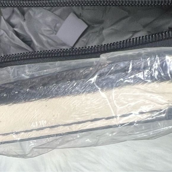 Carlos Santana Zebra Purse & Make Purse - Picture 5 of 6